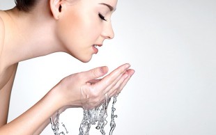 هیدرودرم و جوانسازی صورت مطب دکتر حسینی