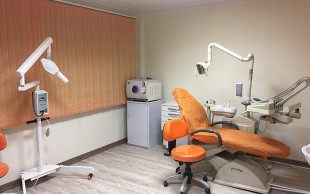 جرمگیری و بروساژ در کلینیک لبخند سفید