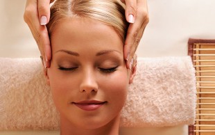 ماساژ صورت انستیتو زیبایی لاک