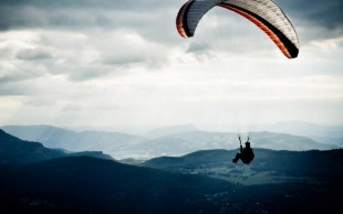 پرواز با پاراگلایدر