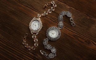 ساعت مچی طرح نقره نگین دار