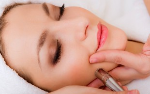 میکرودرم و هیدرودرم در مطب دکتر داوودآبادی