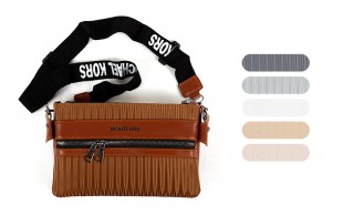 کیف پاسپورتی Michael Kors