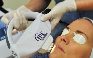 لیزر موهای زائد در مطب دکتر عبدالحسین زاده