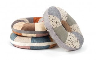 زیر نشیمنی مخملی