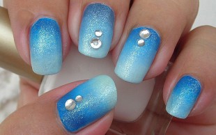 خدمات ناخن انستیتو زیبایی قیچی