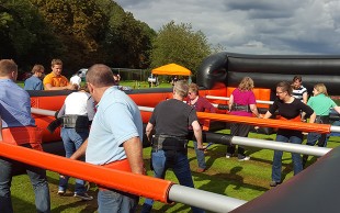 فوتبال انسانی باشگاه پاس