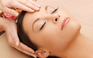 ماساژ صورت و گردن در آرایشگاه ویان
