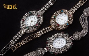 ساعت طرح نقره نگین دار