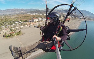 پرواز با پاراموتور 