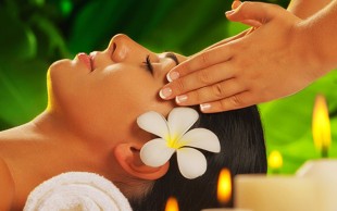 انواع ماساژ در سالن مینا مرادی