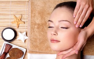 ماساژ صورت در سلامتکده سامین نوین طب