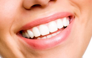 جرم گیری با بروساژ در کلینیک دی