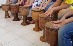 آموزش تنبک آکادمی موسیقی شهرآوا