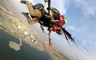 پاراگلایدر دوستی