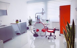 مطب دندانپزشکی دکتر پیشوا