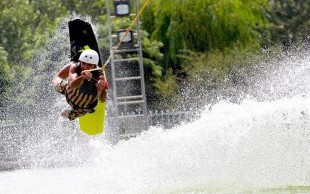 تا 70 درصد تخفیف اسکی روی آب در آدرنالین