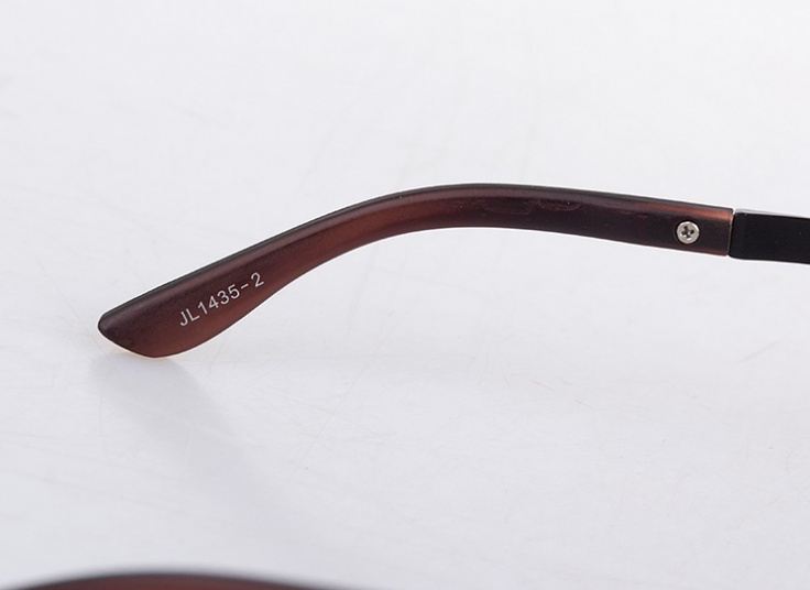 عینک آفتابی طرح RayBan