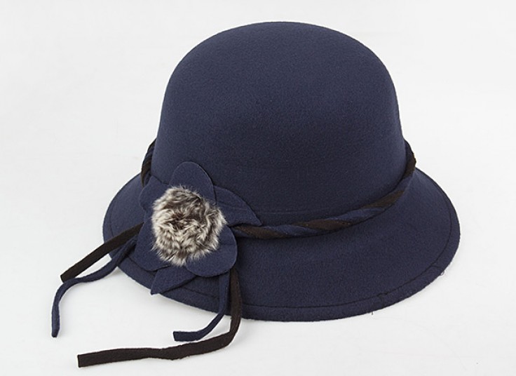 کلاه زنانه Cloche hat