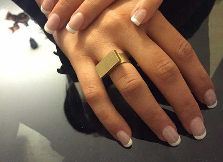 آموزش کاشت ناخن در سالن روم 7