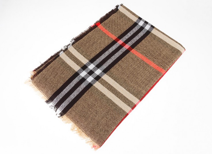 شال و روسری پشمی طرح Burberry