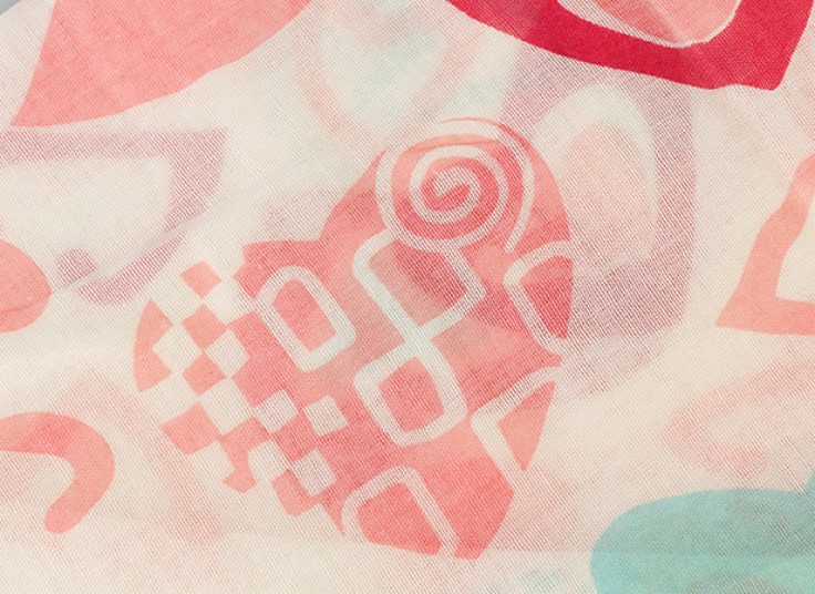 روسری نخی قواره دار طرح قلب