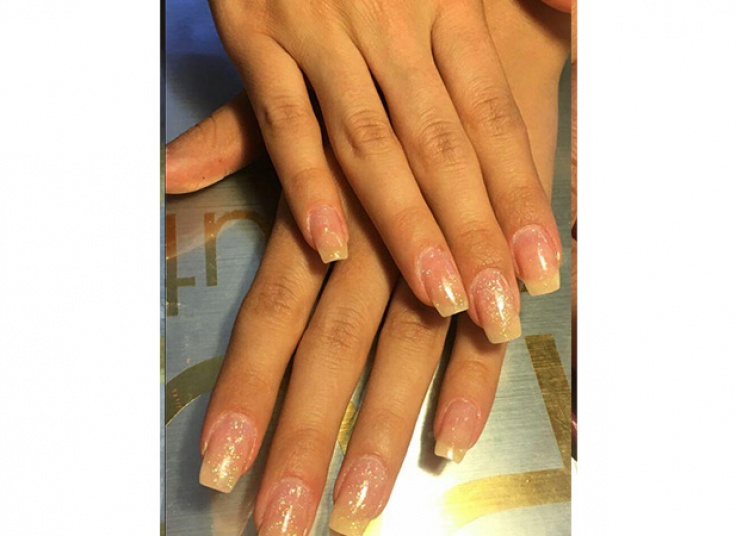 خدمات ناخن هستی گل