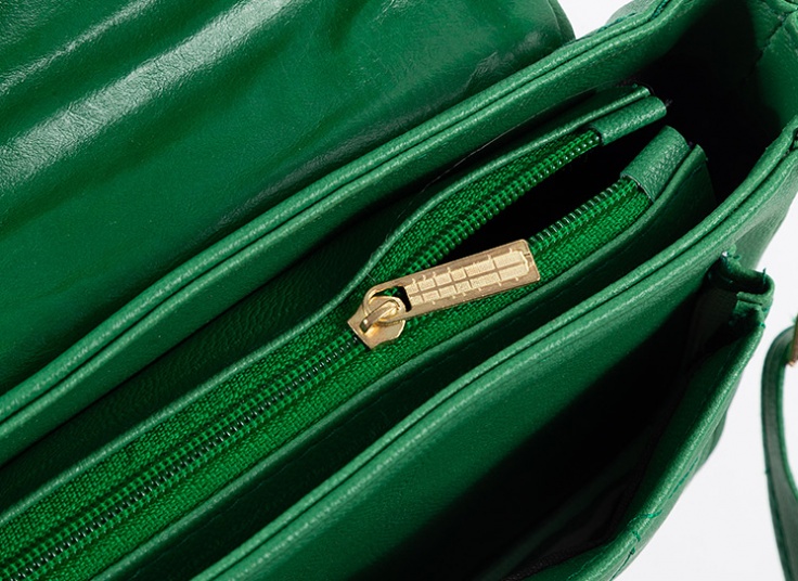 کیف پاسپورتی طرح Chanel