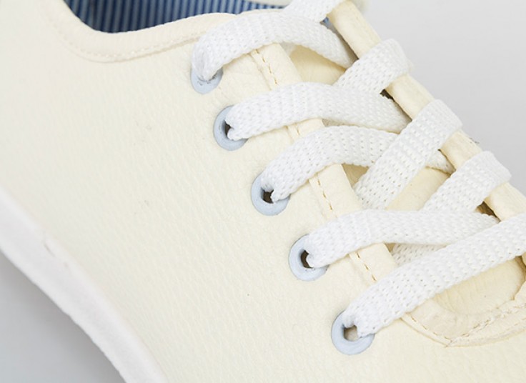 کفش اسنیکرز طرح Ocher