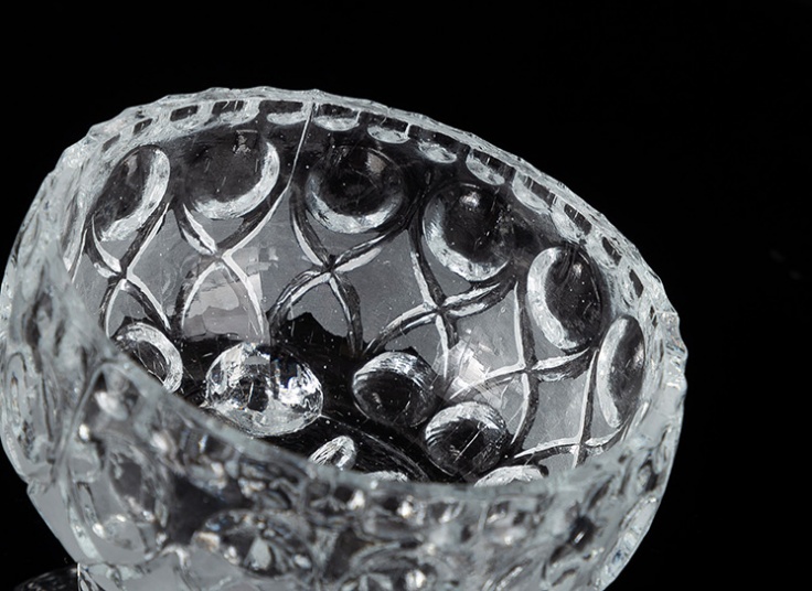 ظرف ترشی پایه دار