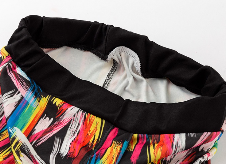 ست نیم‌تنه و شلوار ورزشی زنانه