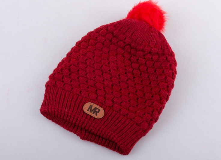 کلاه بافت منگوله دار MR