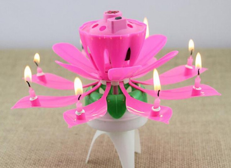 شمع موزیکال جادویی