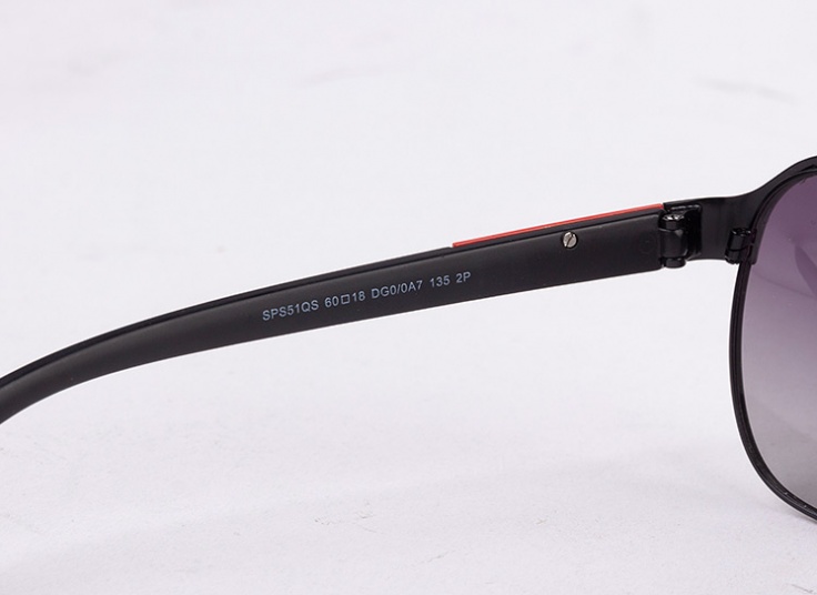 عینک آفتابی پلورایز PRADA