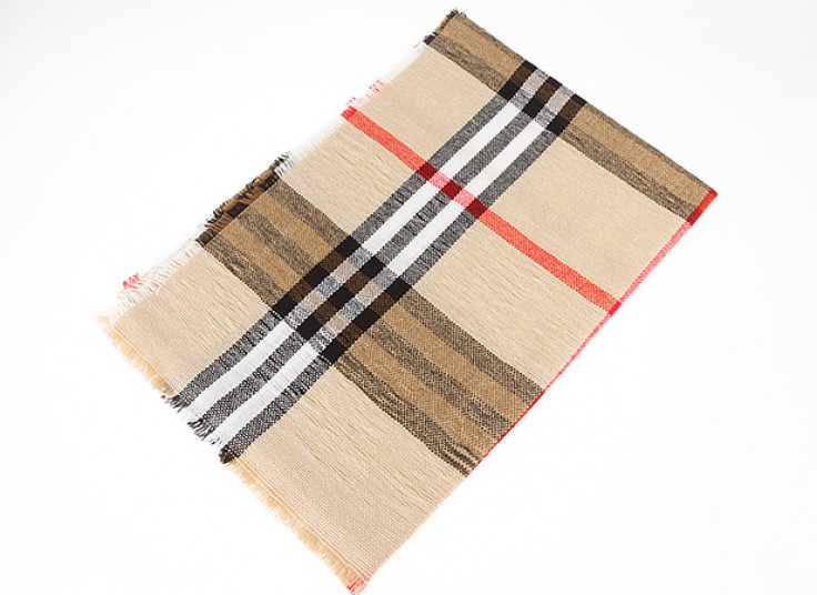 شال و روسری پشمی طرح Burberry
