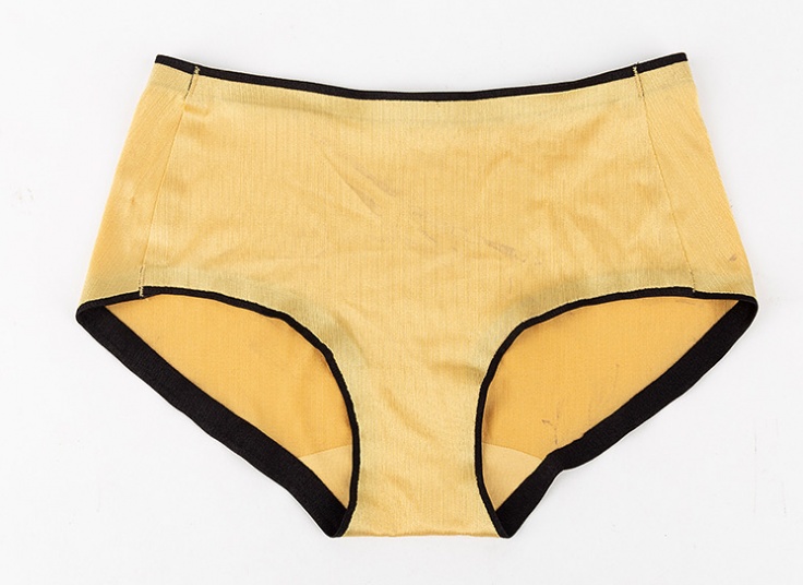 لباس زیر لیزری