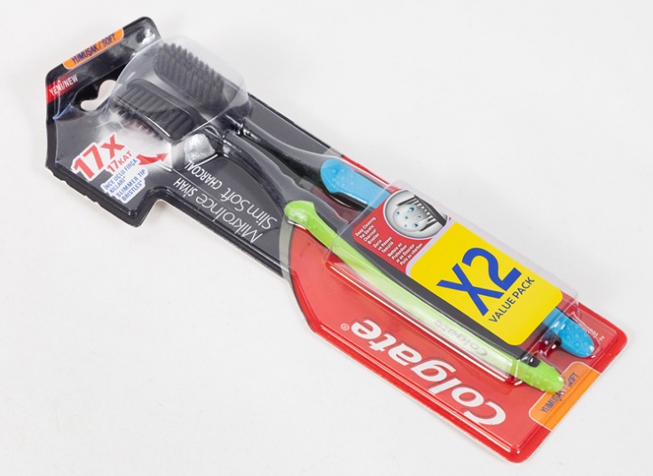 مسواک زغالی دوقلو Colgate