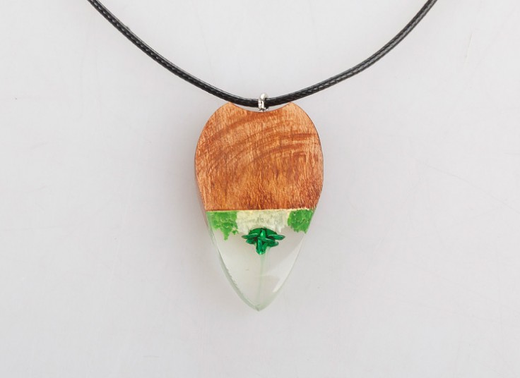 گردنبند چوبی گل رز