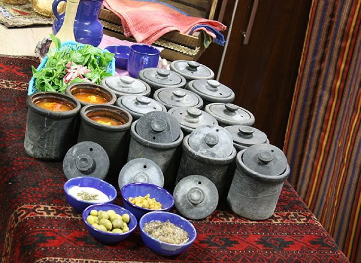 دیزی و سرویس چای و قلیان سفره خانه ایلیا