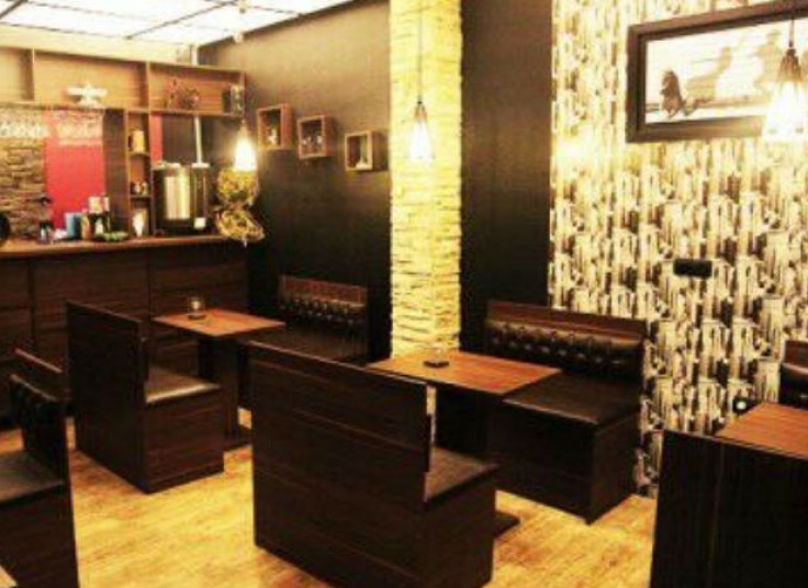 مرغ سوخاری در کافه لاوین