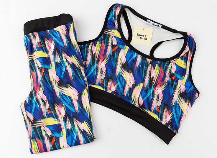 ست نیم‌تنه و شلوار ورزشی زنانه