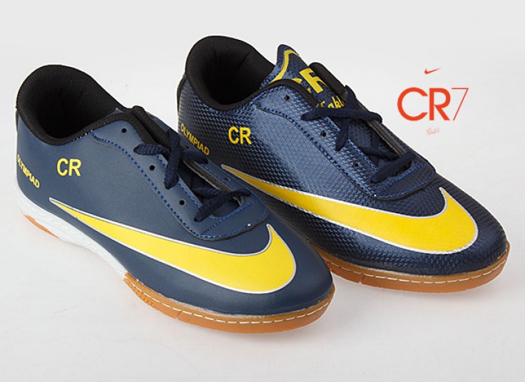 کفش فوتبالی CR7