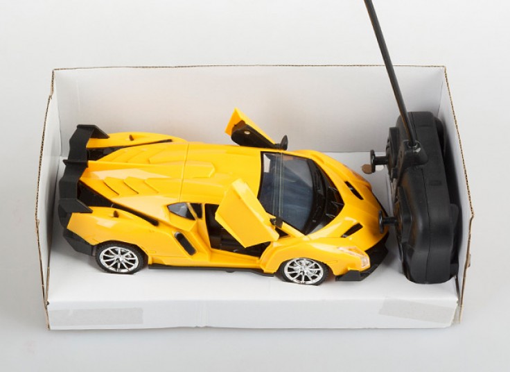 ماشین کنترلی Famous CAR