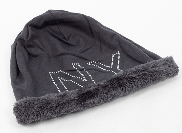 کلاه نگین دار