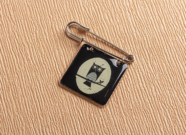 سنجاق سینه Square