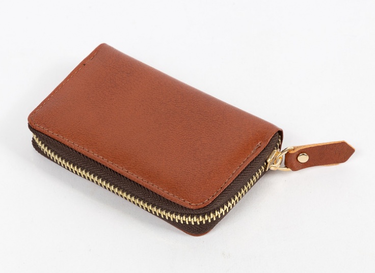 جاکارتی و کیف چرم طبیعی