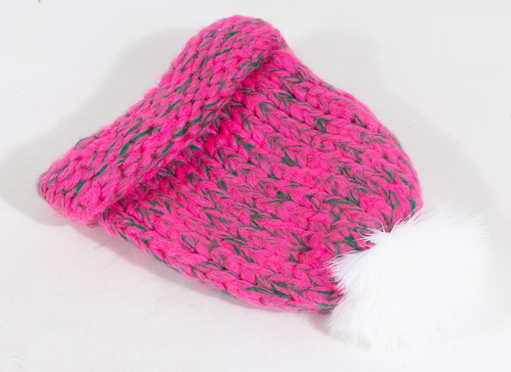 کلاه بافت منگوله دار