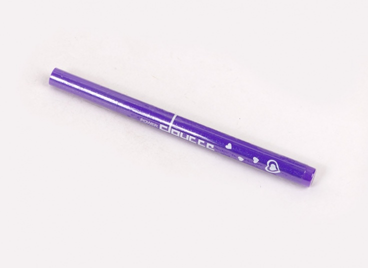 خط چشم ماژیکی رنگی Doucce