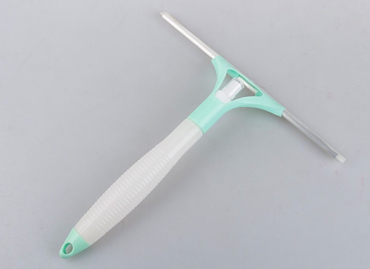 شیشه پاک کن اسپری دار