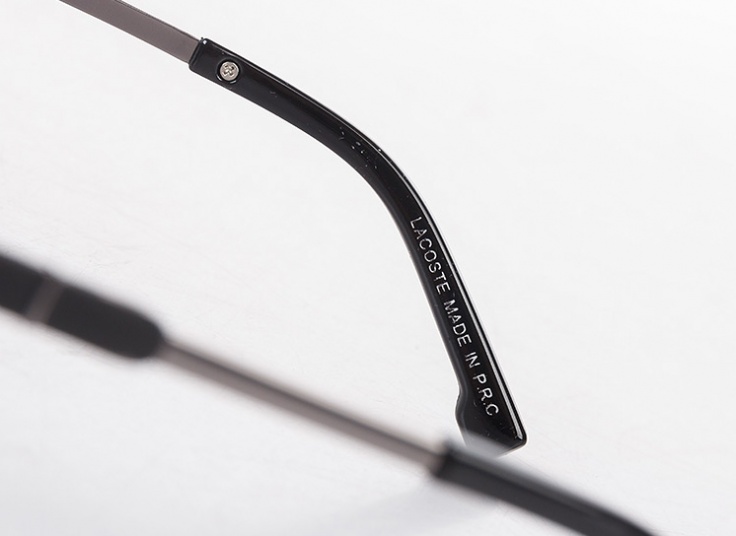 عینک آفتابی طرح Lacoste